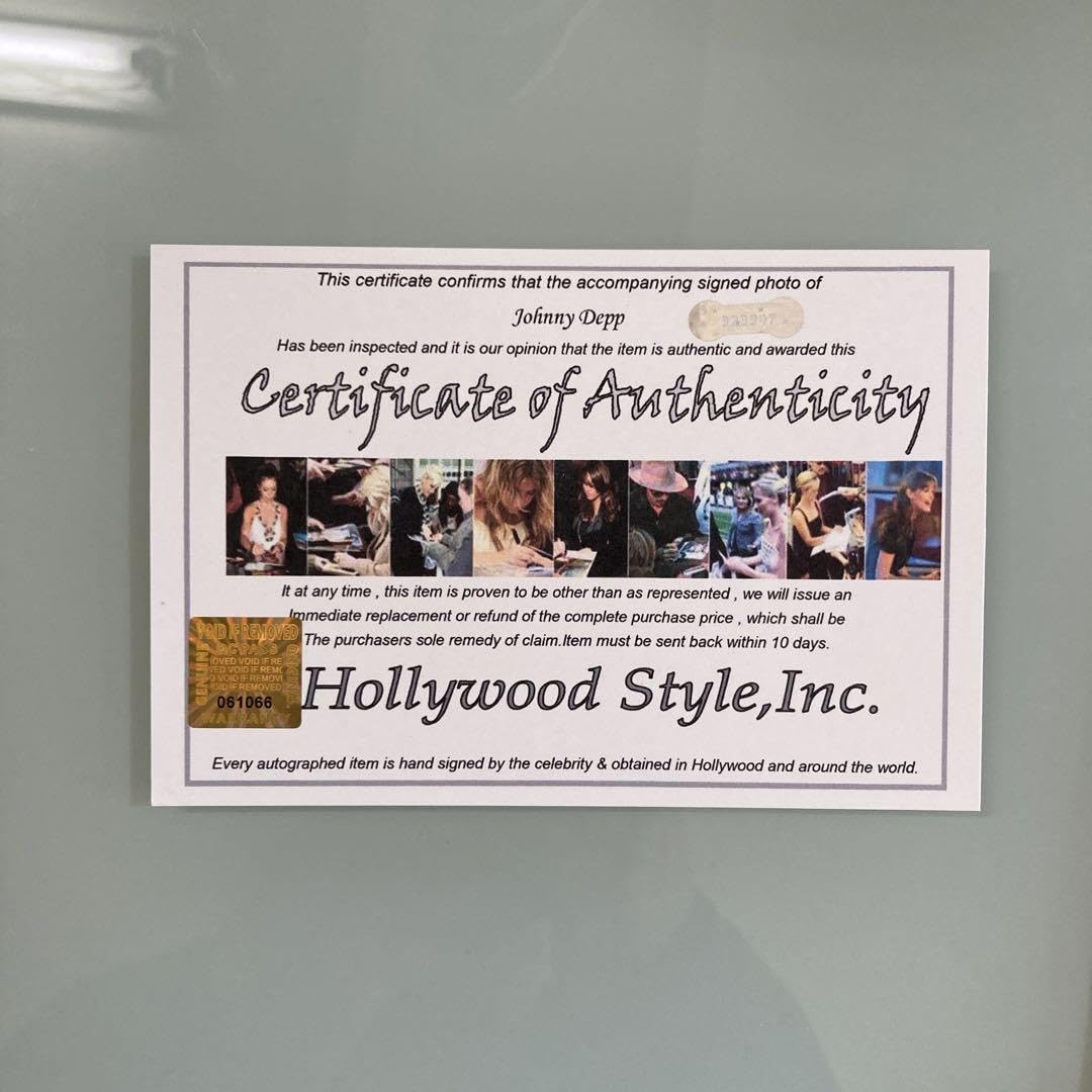 Amazon.co.jp: ジョニーデップ直筆サイン入り大型写真…Jognny Depp